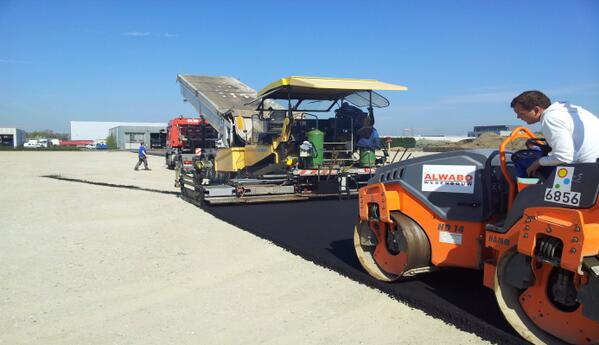 IN THE PICTURE: ALWABO Wegenbouw BVBA
Grond-, Weg- en Waterbouw, Petrochemie,  Asfalt- en betonwerken en Recycling.