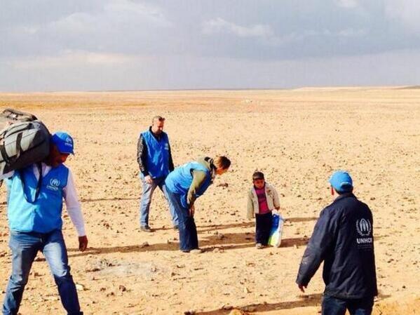 Huir de la guerra en Siria con tan solo cuatro años elmun.do/1fb64xV (Foto de ACNUR)