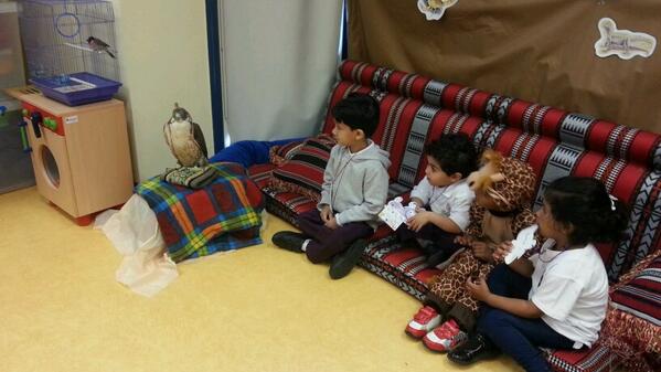 AlTowyahKG's tweet photo. نسعى الى ترسيخ العادات الأصيلة من خلال أنشطة متنوعة فكان الصقر حاضرا في نهاية وحدة الحيوانات . http://t.co/elM1WBt5ST
