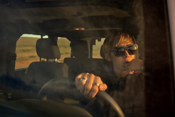 BgsG8PsCQAAEqQ_.jpg:large