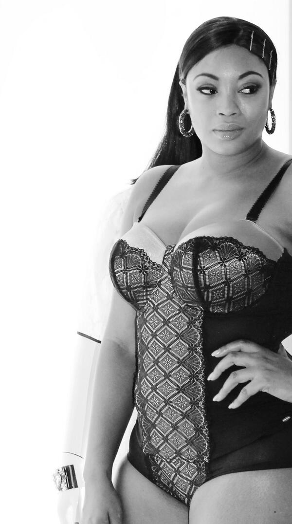 LirisC's tweet photo. Thx! RT @lornaphotosnap #BPSFW British plus size fashion weekend,Lovely Liris! stunning! @BPSFW @HughesModels @LirisC http://t.co/vYWvQP3cbm