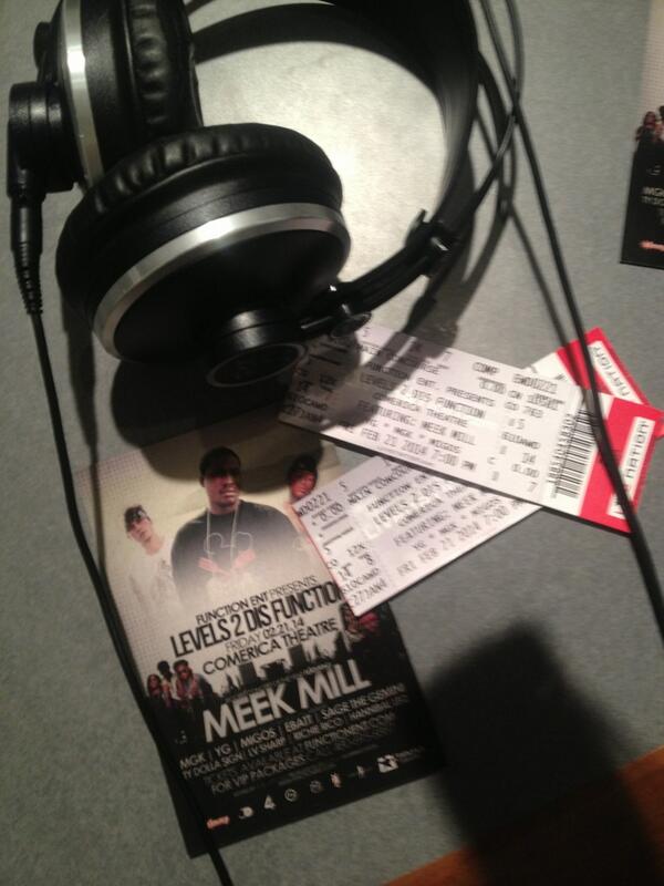 peacelovbridge's tweet image. Call 6024965156 tune in &amp;amp; call NOW#levels2disfunction 
 @MalcolmOnRadio @ChachiDollPromo blazeradioonline.com