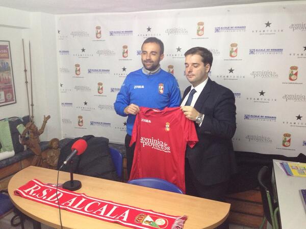 Luis Díaz presentado como nuevo entrenador de la RSD Alcalá.