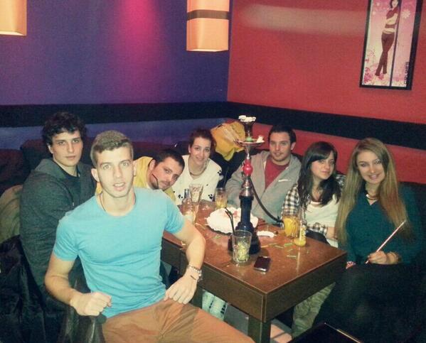 MiriYago's tweet photo. Un dia de sorpresa!! :) @AnnJ3 @Jeessiica94 @ivanluquee @BenitoGTO @Brjitas @apm_1992 http://t.co/Wxbo8nTD84