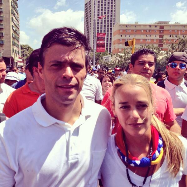 liliantintori's tweet photo. Mañana y SIEMPRE contigo!!! @leopoldolopez http://t.co/K5Iyy5qmUV