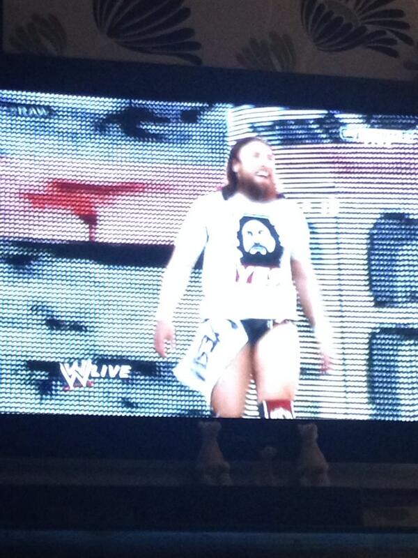 ConnorJGibson's tweet photo. #RAWTonight @WWEDanielBryan here we go #yesyesyes http://t.co/JoaKJGkeDq