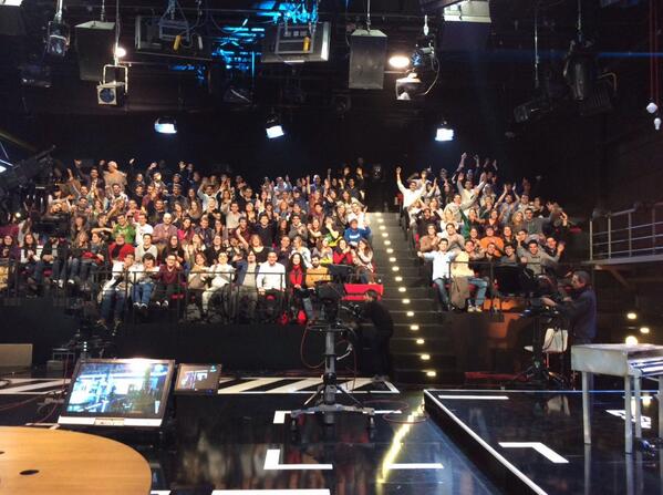 LateMotivCero's tweet photo. Nuestro público ya está preparado para despegar. A las 00'26h estaremos #EnElAire44 ¡os esperamos! http://t.co/xM4xYltL0f