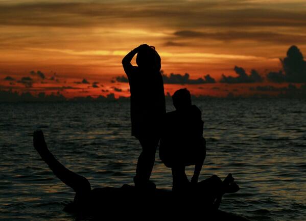 ZhulridhaHamid's tweet photo. Pesona Sanrobengi!!! Si Bulan-bulanan dan mataMatahari :)) @Jalan2Seru_Mks http://t.co/UrEWLkcQlY