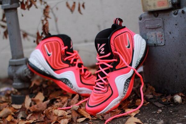 soleoriginal's tweet photo. Via @sgun_e82 Nike Air Penny V "Lil Penny" available now for $95.99 http://t.co/UoLgM5eoDX  http://t.co/55CeT0onEx