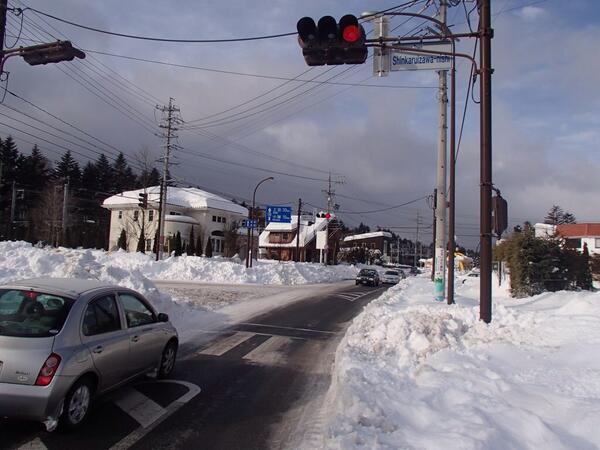 道路も動きだしたので軽井沢は(一般的な)平常をとりもどすでしょう。と期待。