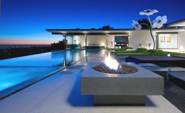 AmazingREPix's tweet image. Contemporary Outdoor Space