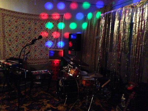 BohemeCollectif's tweet photo. We are playing band twister, where are you? http://t.co/6Kbey62xLT