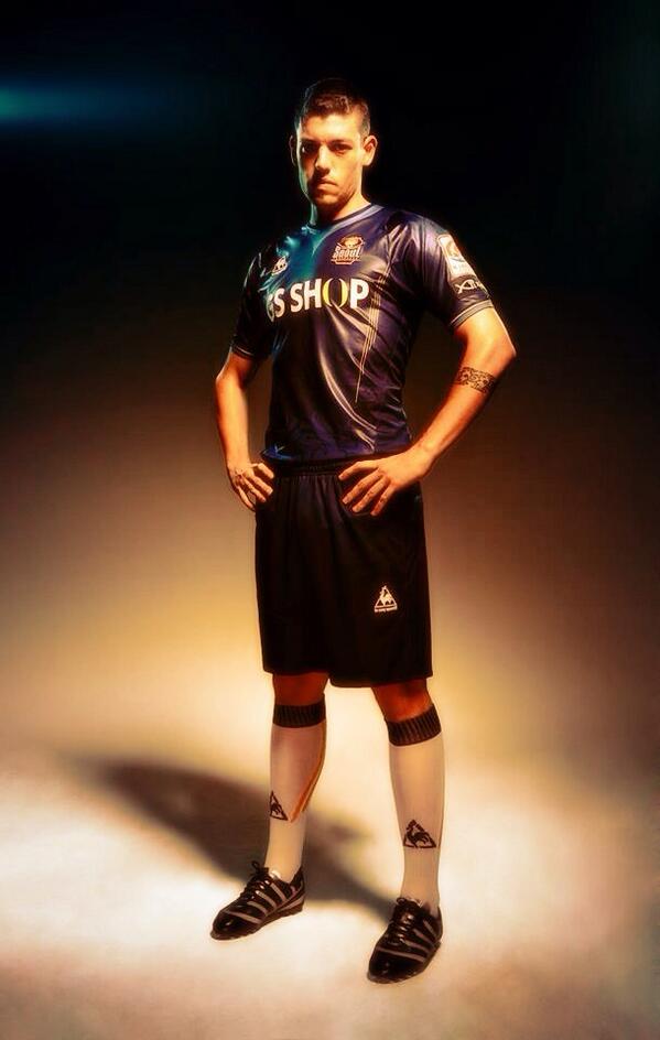 osmaribanez's tweet photo. Away kit for the season 2014 http://t.co/wcrZRdv3oJ