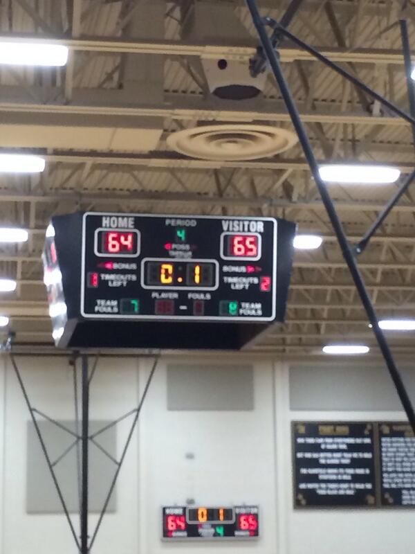 TheSixth_Man's tweet photo. Round 2 here we come!!! Big win against Martin tonight! Road to glory #rhshoopsquad! http://t.co/xpzrDr7gEa