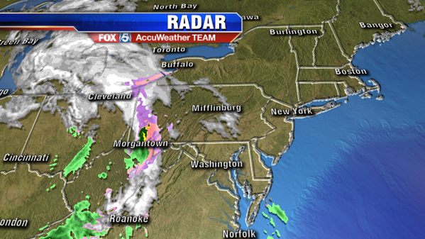 suepalkafox5dc's tweet image. Another quick hit of snow pushing  into Western Virginia now. We&apos;ll let you know what to expect at 10. @garyfox5dc