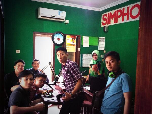 Sudah hadir <a href="/Boom13music/">BOOM13music</a> &amp; <a href="/onix_official1/">onix_official</a> live interview di 95 <a href="/simphonifm/">Simphoni95fmSBG</a> subang.