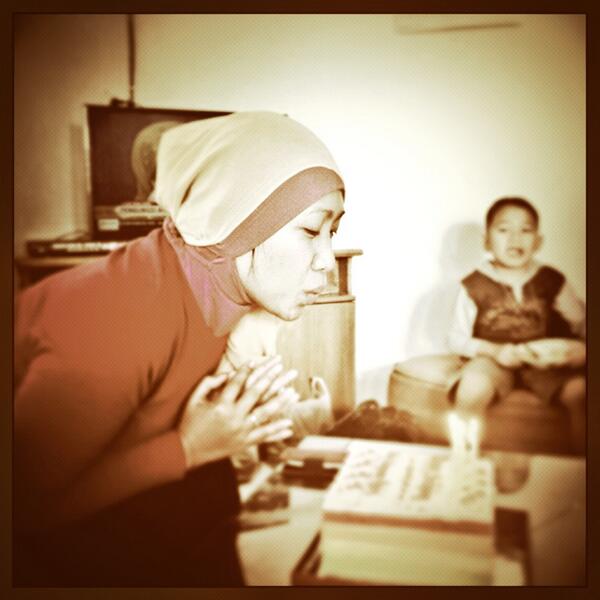 Happy Birthday mommy semoga panjang umur dan sukses selalu ya sayang
