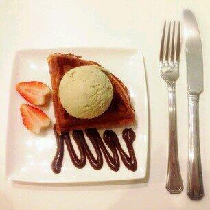 tiffanynotes's tweet image. YUMMY♥Peishi asked What piece you want from me".