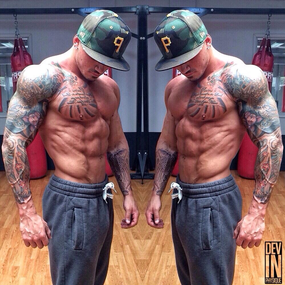 Devin physique tattoo