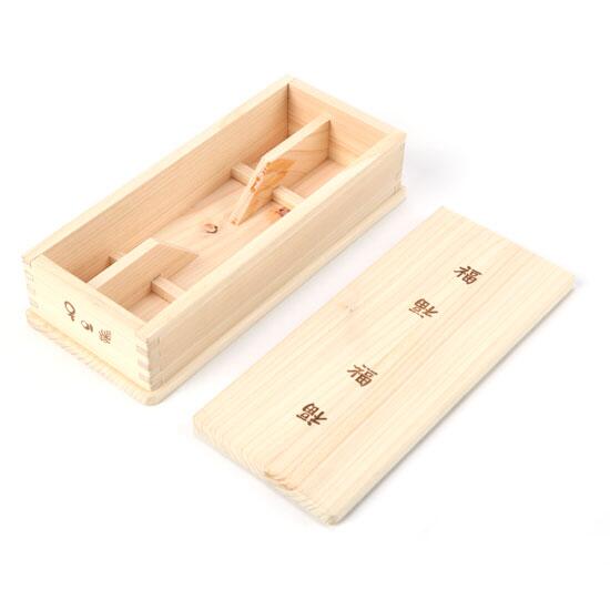 사람은 나무와 가까이 할 수록 건강해집니다.
숲 속에 들어가서 살 수 없다면 조금씩 숲의 이로움을 내 집 안으로 가져와보세요.
- 쉬메릭 편백나무 수저통
chimericmall.kr/shop/shop_deta…