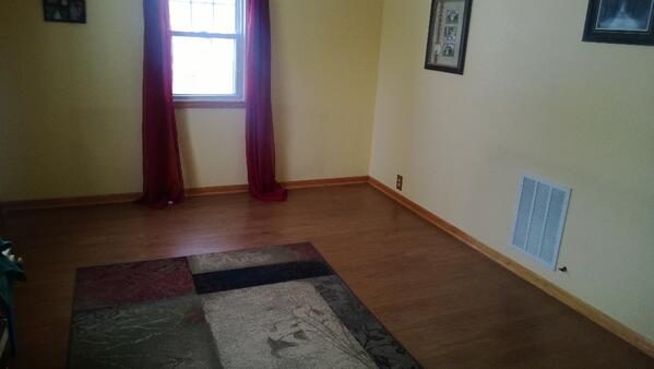 MandieJene's tweet image. Cleanest my living room has been since moving in! #almostempty #newcouchcoming!