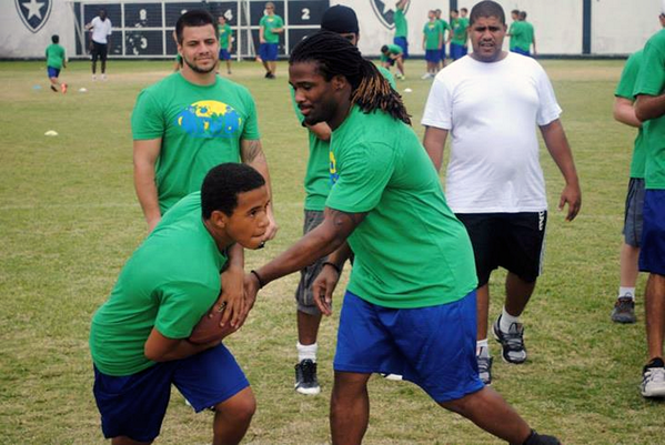 ‘<a href="/DeAngeloRB/">DeAngelo Williams</a> is in Brazil w/ @AFWBcamps helping underprivileged kids enjoy American football: pnth.rs/1f9nb4G