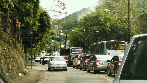 acschettini's tweet photo. Trânsito horrível no Alto da Boa Vista sentido Tijuca @bandnewsfmrio http://t.co/XyXzMgetqW