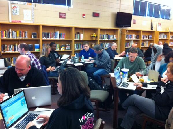 ahhklaassen's tweet image. SJSD HS SS teachers finding defining decade moments. #sjsdproud #modellesson
