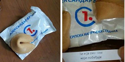 Zlikiliki's tweet photo. СНС-овци деле кинеске колачиће судбине! Дакле, умирем од смеха...:-))))))))))))))))))))) http://t.co/1rl6QpAhVu