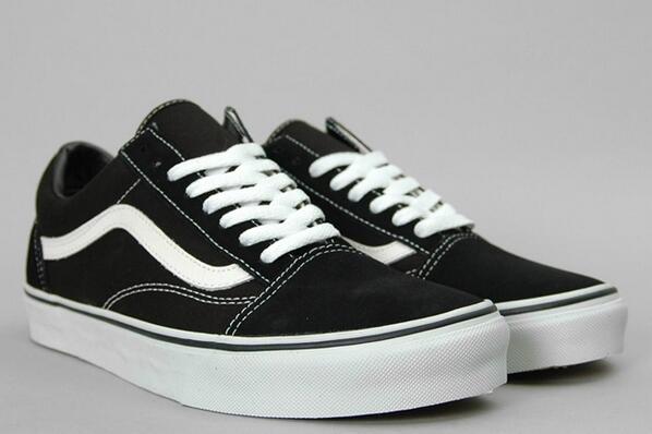 Vans Oldskool BlackWhite IDR 240k