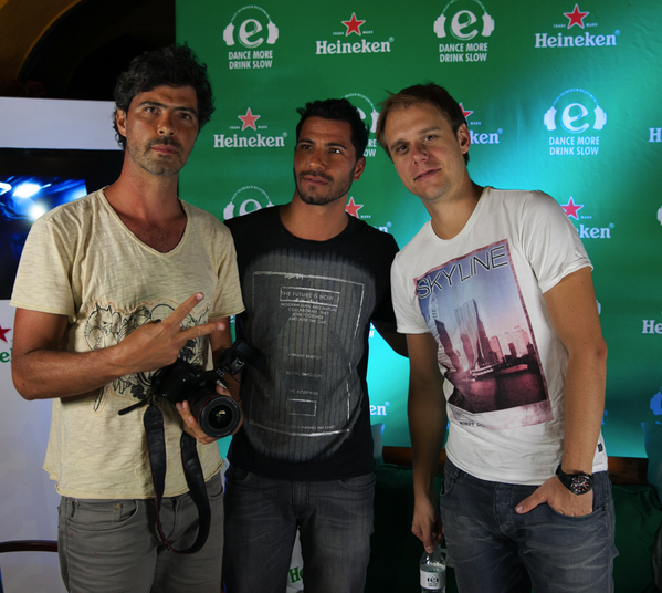 TamirLotan's tweet photo. @visitingtv junto a @arminvanbuuren y @urieldeltoro http://t.co/sGc0I5n5R0