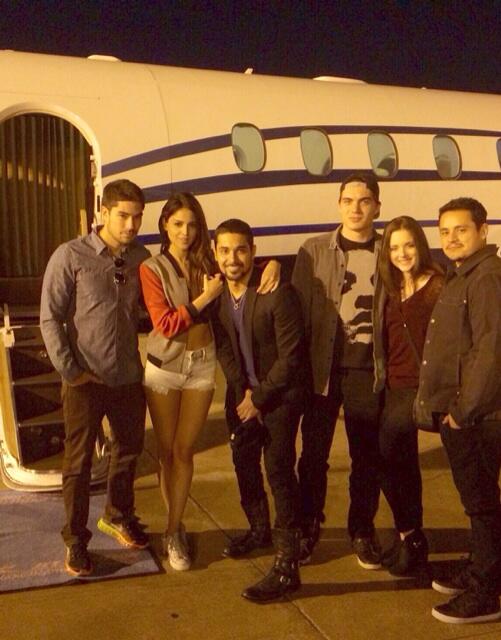eizamusica's tweet photo. #lafamilia Good times!! @WValderrama @MadMadieD @zaneholtz @DJCotrona @Jesse2theG 😍😍😍😘😘😘😘 http://t.co/wxrS7CXXYw