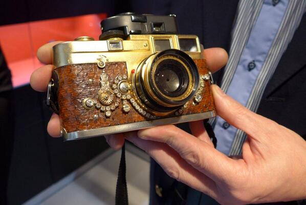 Leica_UK's tweet image. Our Leica Store Burlington team met the owner of this 1961 Leica M3, featuring gold plate, diamonds &amp;amp; lizard skin!