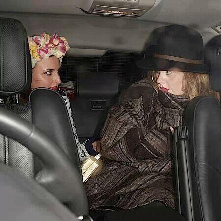 angidave40's tweet image. @OfficialAdele and @LauraDockrill #LoveAndFriendshipIsABeautifulThing