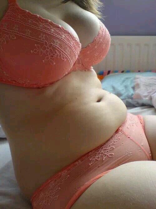 ChubbiesDaily's tweet photo. Bra 'n panties. http://t.co/MlekmabkS7