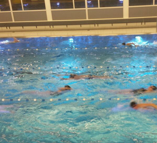 johnsmit87's tweet photo. Kijken bij mn schatjes training! Xxx @Ruthjee http://t.co/xefWuNjZX5
