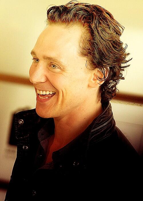 HiddlesTongue's tweet photo. ooh there I am I'm so sneaky http://t.co/Y2lK5UWQ8X