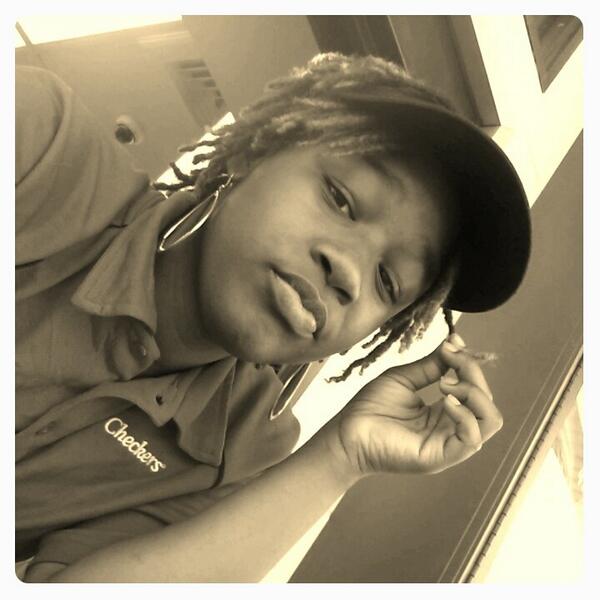 All_That_N_More's tweet image. Kooling in the Window.  #DoILookTired? #TimeForARetwist #FatFace #Blah 😓  ☔#WaitingOnTheRain️