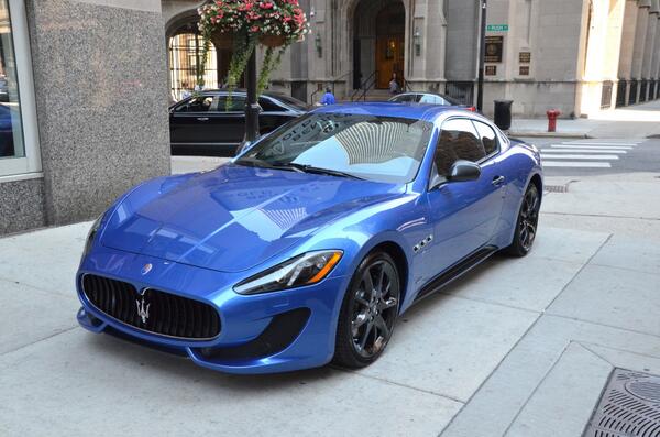 Maserati granturismo sport coupe. Maserati granturismo синий. Форд мустанг кабриолет. Бмв м6 синяя. 172 синяя машина.