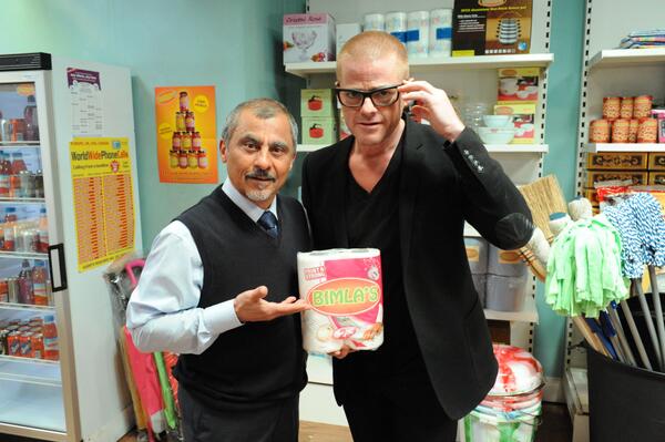 TVSanjeev's tweet image. #kumars 10pm SKY1HD  #hestonblumenthal pops in for some emergency supplies!