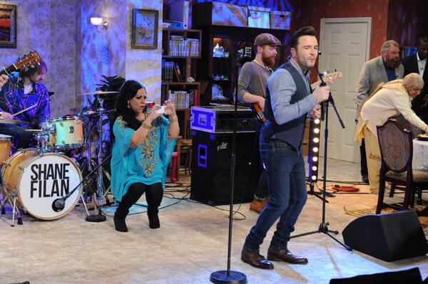 TVSanjeev's tweet image. #kumars Wed 10pmSKY1HD. 1 4 the @ShaneFilan fans from a few weeks back.  Hawney takes a pic &amp;amp; Shane shows his cheek!