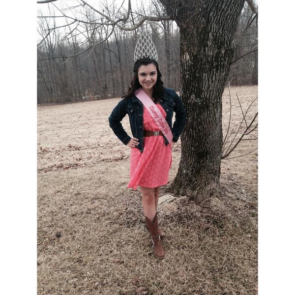 PEYY10_'s tweet image. #TitleHolderTuesday won my first supreme on Saturday! 😊👑 @Pageantprblms @ThisPageantGirl