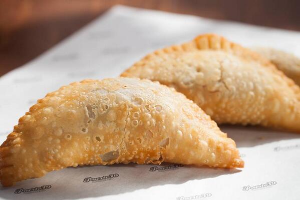 Mientras escoges tu #plato fuerte te recomendamos unas #empanadas para empezar. ¡Deliciosas! #Puerto39
