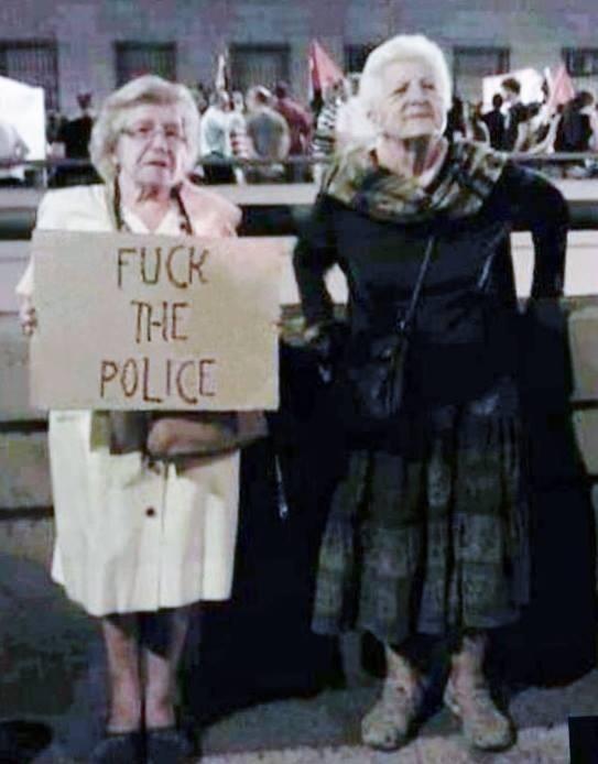 GabriellaSwerl's tweet image. “@Zeit_Heist: #Granarchy #ZeitHeist http://t.co/vUadrM07z4”