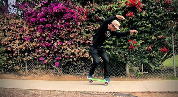 chasebychase's tweet photo. 꽃피는 봄이오면~  스테레오 바이닐 크루져보드 stereo vinyl cruiser.  http://t.co/rVBVwmvafW http://t.co/Ri62Tnt5Vh