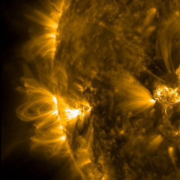 NASA's tweet photo. Coronal loops in the sun! @NASA_SDO gives a profile view from Feb 8-10: http://t.co/8VFt7wWFW1   http://t.co/yJkY15BN9I