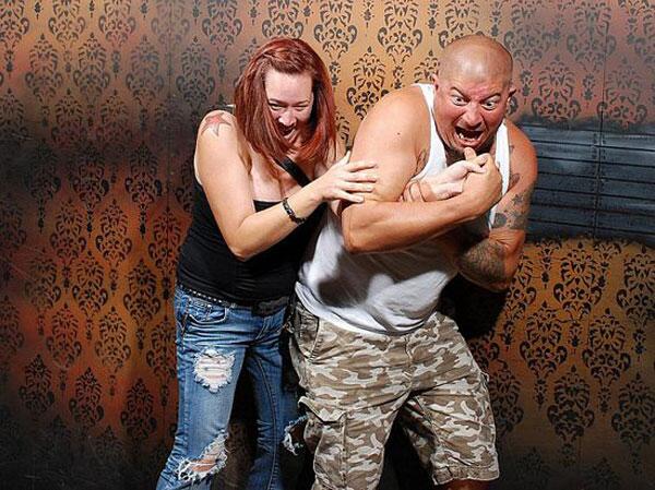 getshutter's tweet image. 30 Hilarious Reaction Shots Taken at a Haunted House
 buff.ly/1mrOOtG