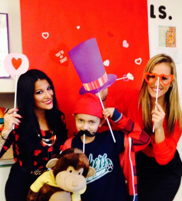 MsT_HGE's tweet photo. So thankful for the students I was given this year #2014  #valentinesdayphotoshoot #hgefamily #weareFAMILY @MsR_HGE http://t.co/1d6ISb1NlR