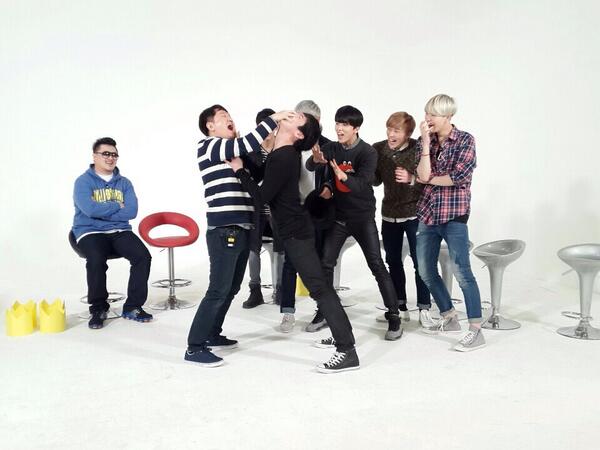 bestIdolone's tweet photo. 지구예능 드디어 완벽 적응! B.A.P 요런 모습 처음일껄~~!!!
<주간아이돌 coming soon> http://t.co/upE22rt0Eh
