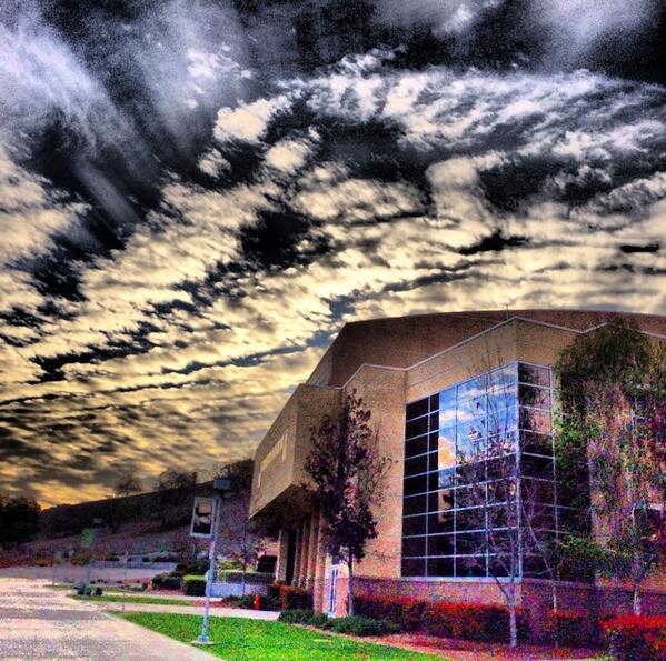 The_BCrane's tweet photo. Cal Poly Pomona @YourASICPP @CPP_BSC @calpolypomona @cppbroncos http://t.co/W2HiBYMB50